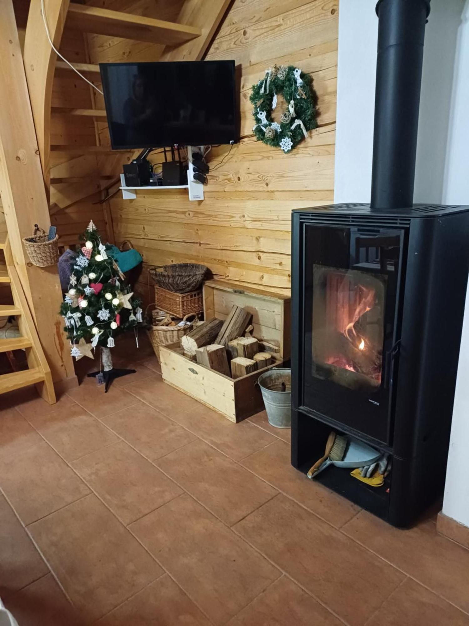 Drevenica Zapadne Tatry S Kupacou Kadou A Krbom Appartement Žiar Buitenkant foto